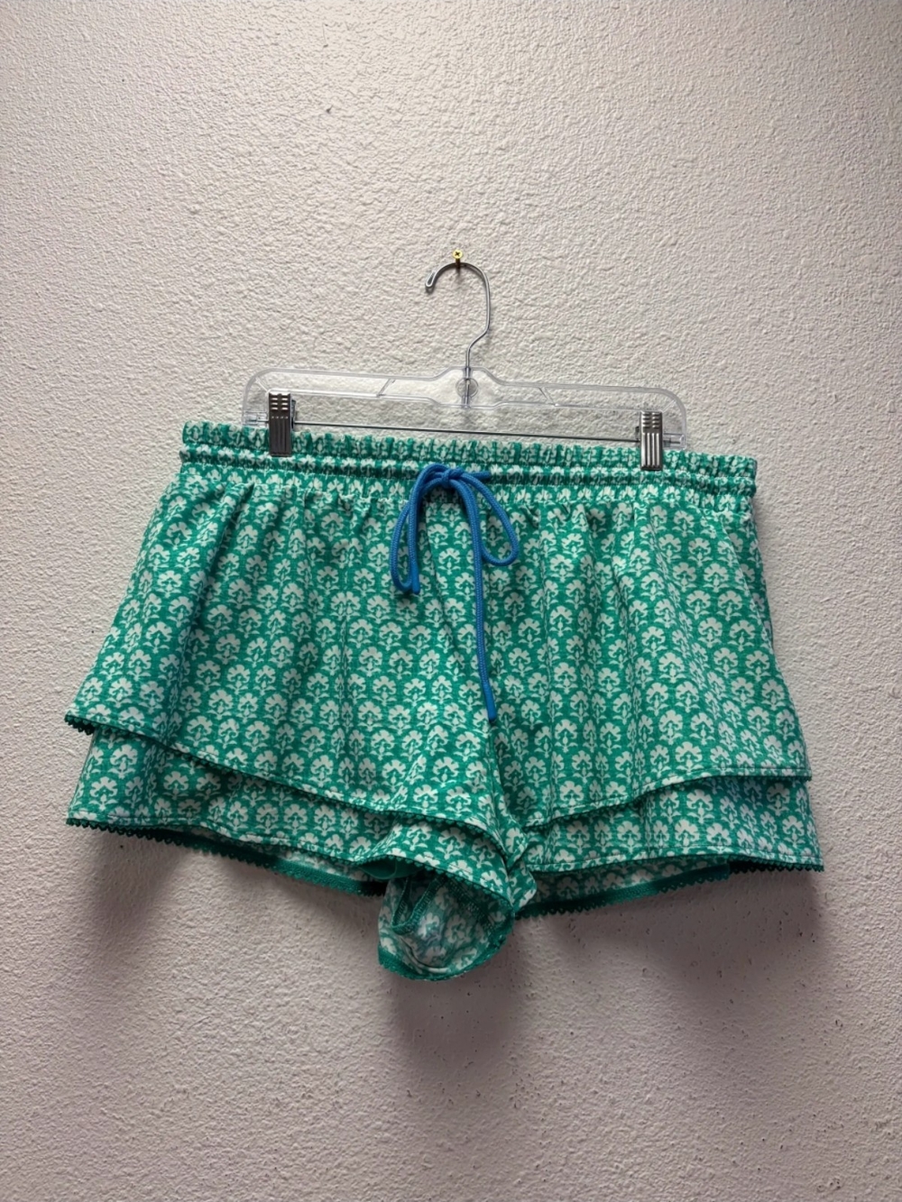 Womens Everyday Shorts Size Large #596